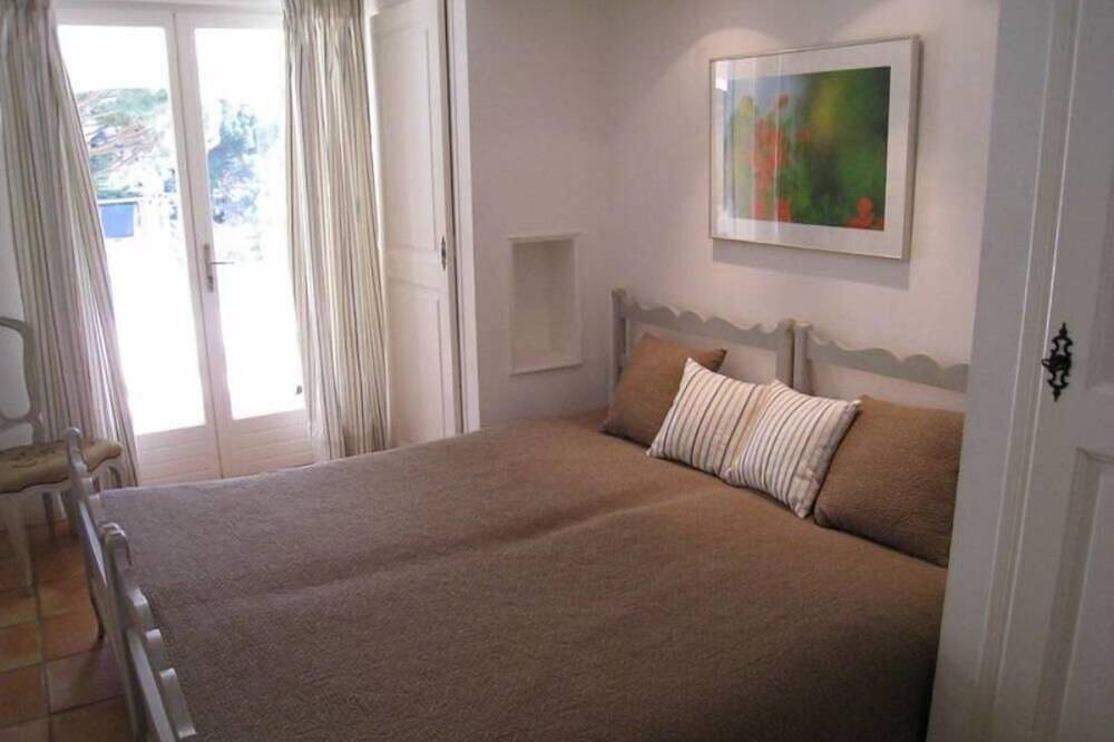 Sea views and exceptional environment in Ramatuelle, Parc national Port-Cros