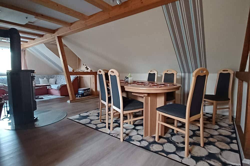 Ganze Wohnung, Allein im Häuschen,  4 Pers.(2 Pers.Nachlass a. Anfrage) Kamin, Natur, Rad, Ski. in Hammerbrücke, Muldenhammer