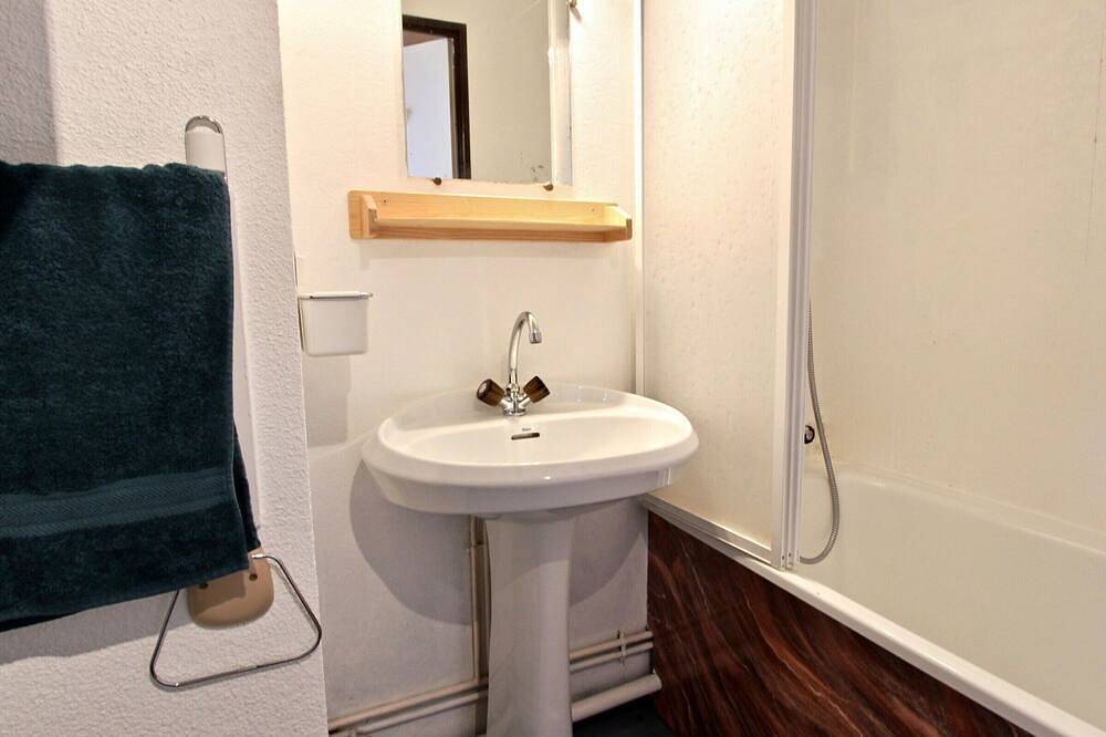 Apartamento entero, Estudio acogedor 3 plazas, se admiten animales, a pie de pistas in Chamrousse, Parque Nacional de los Ecrins