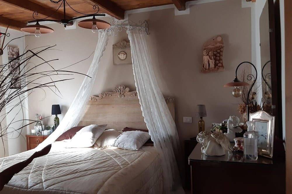 Romantic house with swimming pool near Bologna & Florence Cin: It047018C2Oxjnjab8 in Sambuca Pistoiese, Pistoia Provinz