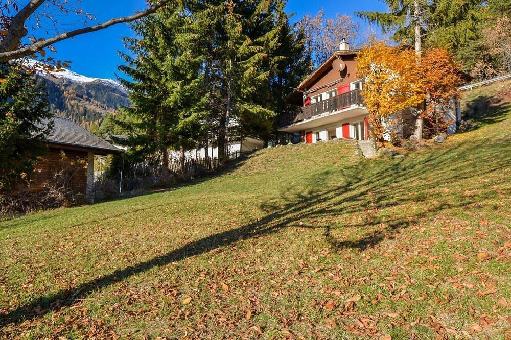 Chalet Belle Hélène for a perfect week away for skiing or hiking in Fiesch, Aletsch Arena