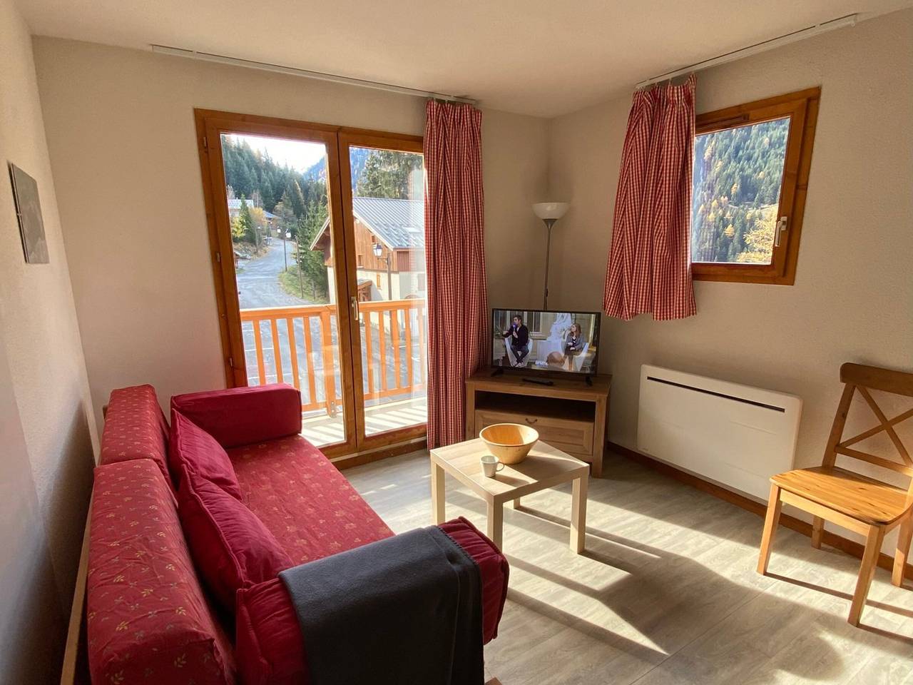 Geheel appartement, Lovely 4-room apartment for 8, balcony, 100m from slopes, Valfréjus in Valfréjus, Modane