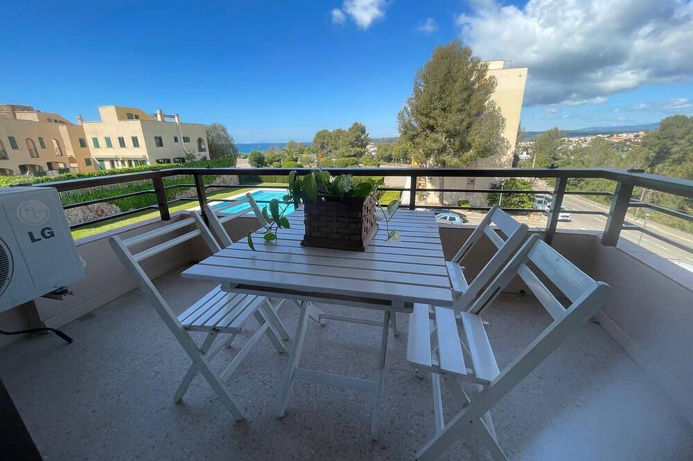 Entire apartment, Mediterranean Charm 10 Minutes from Altafulla Beach in Altafulla, Costa Dorada