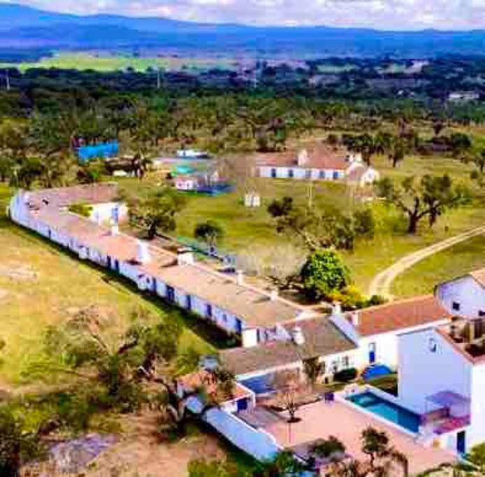 Villa para 4 pessoas, com jardim e vista e ainda piscina no Alentejo