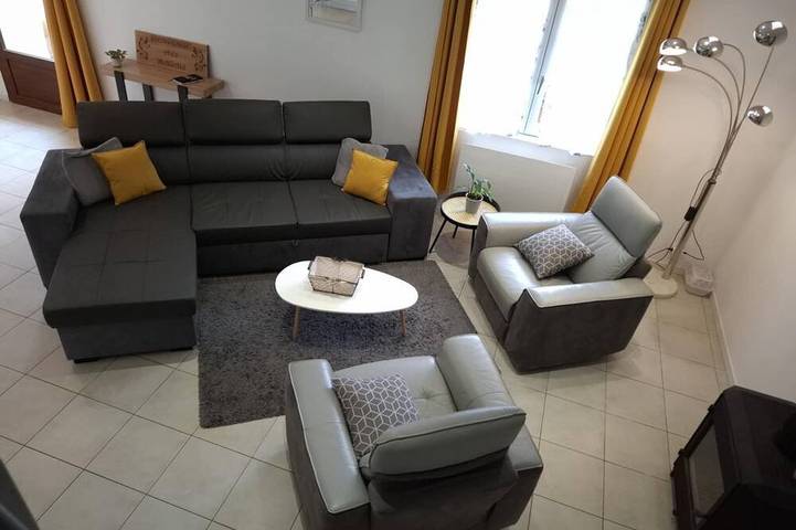 Gîte pour 6 personnes, avec jardin à Hermès