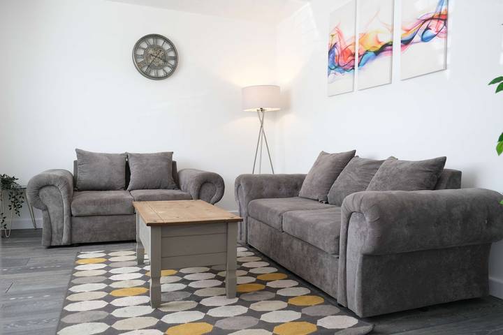 Holiday rental for 5 people, with balcony and garden, child-friendly in Bedford