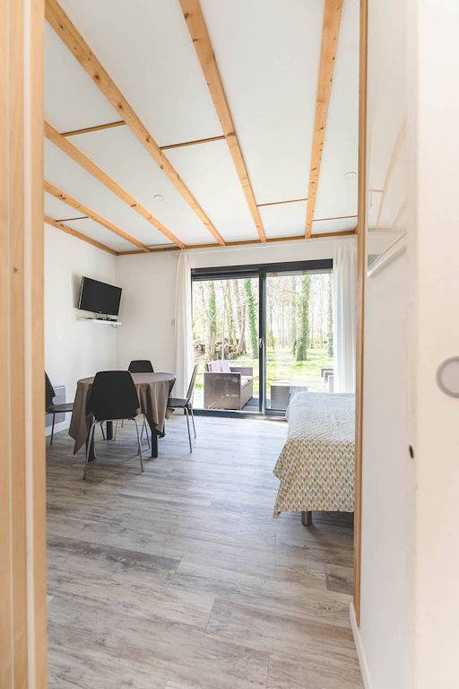 Gîte pour 4 personnes, avec terrasse et jardin ainsi que jacuzzi et piscine à Montamisé - 4