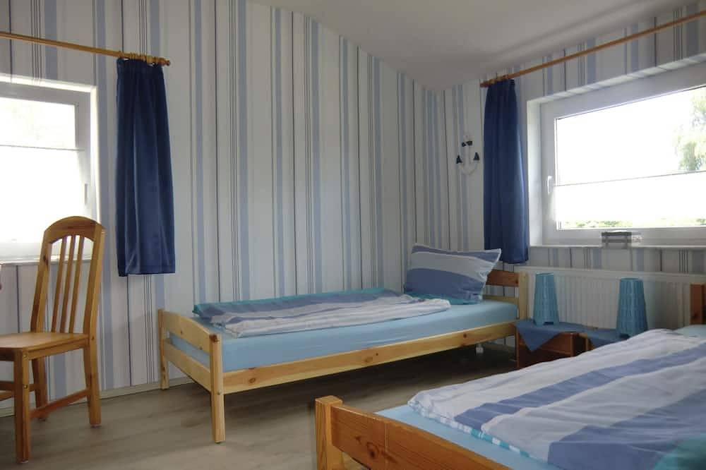 Ganze Wohnung, 3 Zi Fewo mit Balkon für bis zu 6 Pers., Strandkorb, 1.000 m zum Strand, Kamin in Kraksdorf, Neukirchen