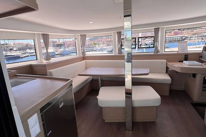 Péniche pour 8 personnes en Corse - 2