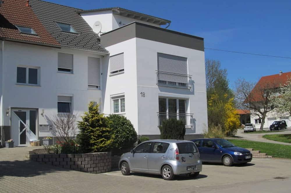Ganze Wohnung, Ferienwohnung Löwenzahn, 83qm, 2 Schlafräume, max. 4 Personen in Ravensburg, Oberschwaben