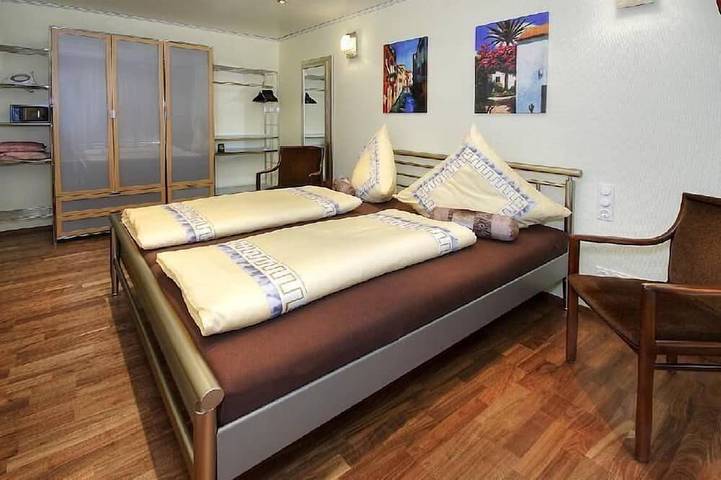 Ferienwohnung für 2 Personen, mit Balkon in Bochum Total - 2