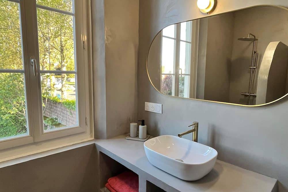 Appartement entier, Ker Alinec- La Dépendance à Deux pas du Port de Paimpol in Paimpol, Côte de Goëlo