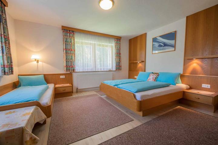 Ferienwohnung für 5 Personen, mit Balkon und Terrasse sowie Garten und Ausblick im Stubaital - 4