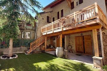 Gîte pour 14 personnes, avec jardin et balcon à Colmars