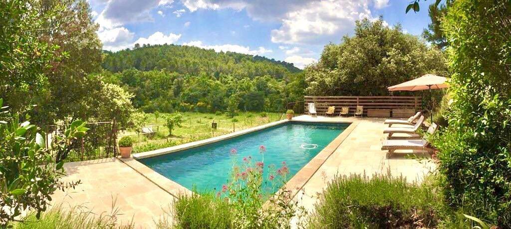 Location de vacances pour 10 personnes, avec jardin ainsi que piscine et vue, animaux acceptés à Vauvenargues - 2