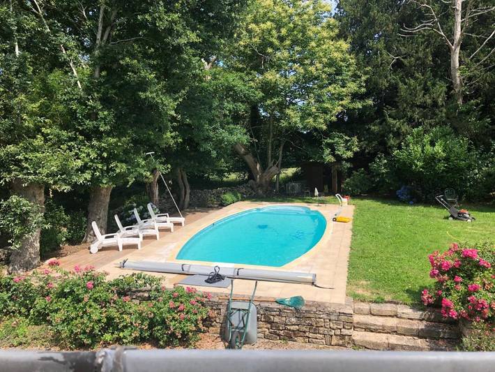 Location de vacances pour 7 personnes, avec piscine et terrasse ainsi que vue et jardin à Pluherlin - 4