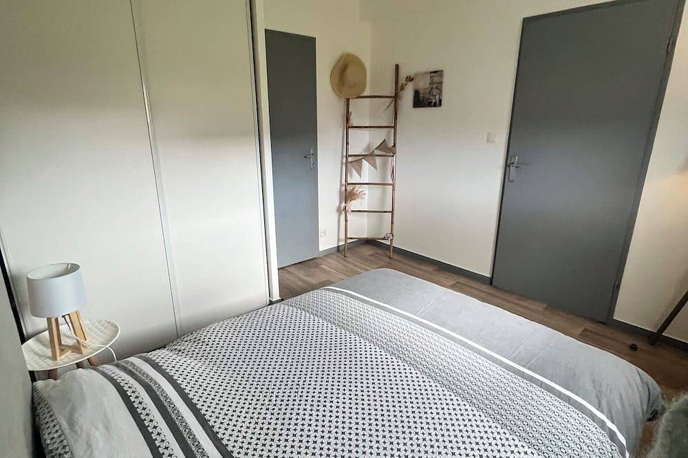 Entire apartment, Beautiful apartment close to the sea in Plestin-les-Grèves, Ceinture Dorée