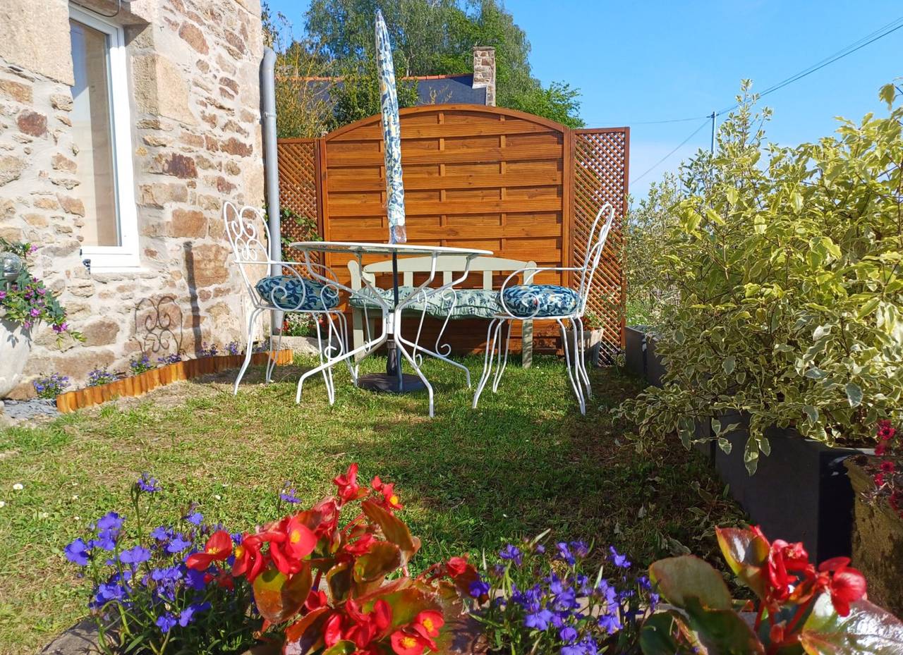 Charmant cottage au centre de la Côte d'Émeraude in Pluduno, Région de Dinan