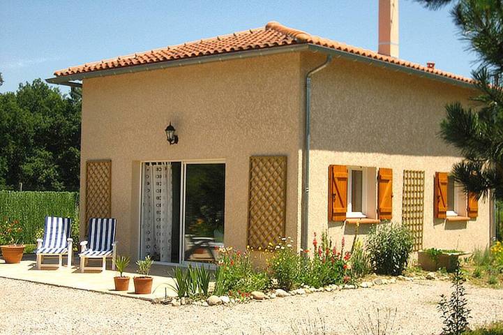 Gîte pour 4 personnes, avec Jacuzzi ainsi que Terrasse et Jardin à Ambres