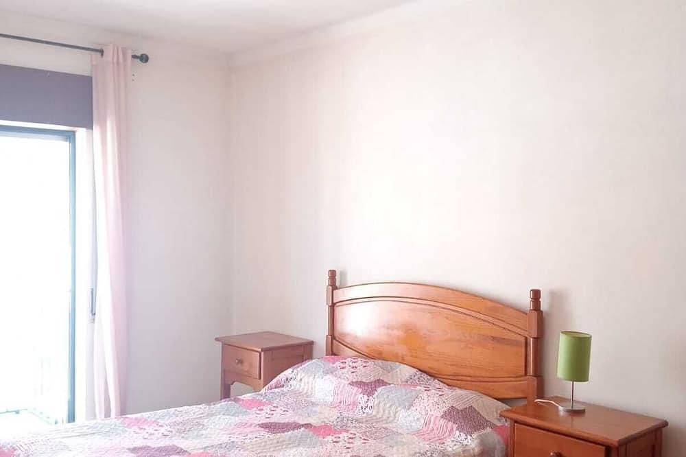 Geheel appartement, 2 slaapkamer appartement 5 minuten van het strand met uitzicht op de zee! in Praia da Nazaré, Nazaré