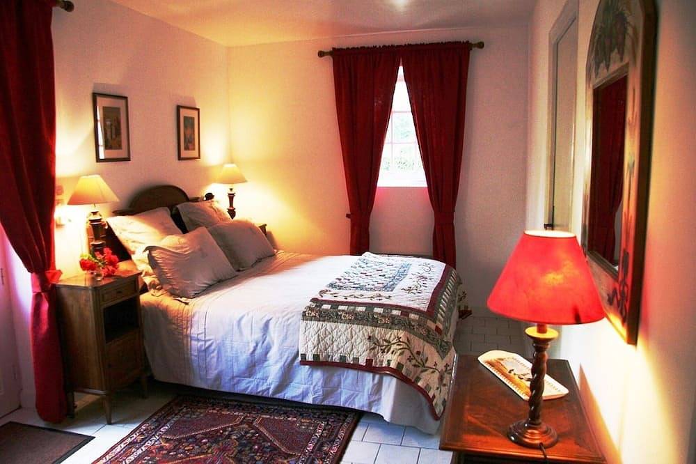 Cottage, 4 chambres à coucher jusqu'à 10, piscine, dans un château du Xviie C dans la vallée de la Loire in Bournand, Vallée de la Loire