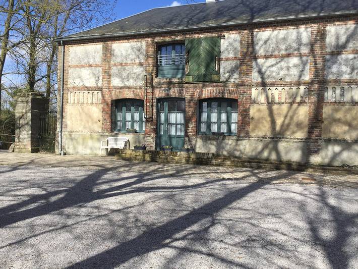 Gîte pour 12 personnes, avec terrasse et jardin, animaux acceptés
