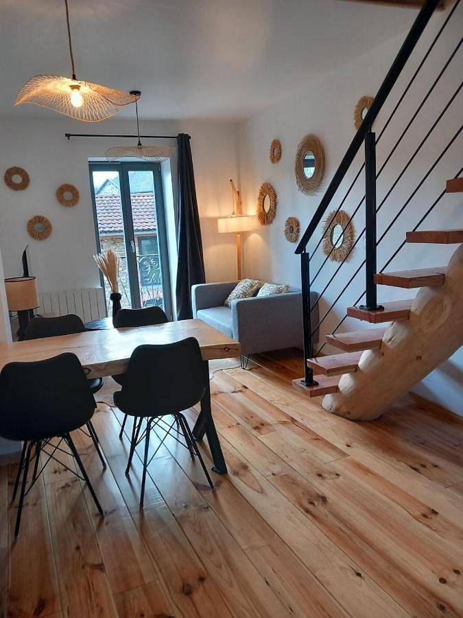 Appartement entier, Two-Bedroom Apartment in Saint-Nectaire, Parc naturel régional des Volcans d'Auvergne