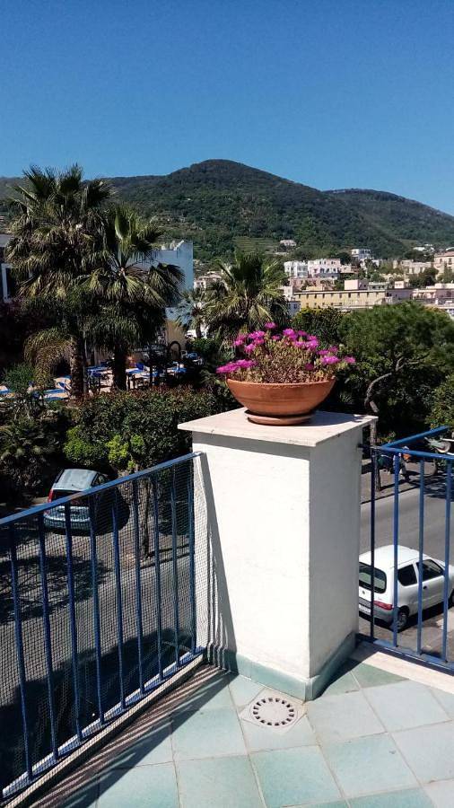 Appartamento per 6 persone, con Balcone e Terrazza nonché Panorama a Ischia Porto