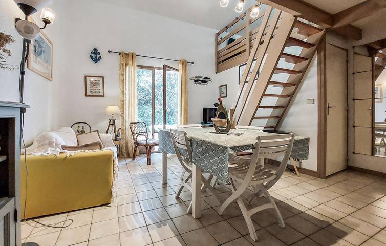 Appartement confortable avec jardin, parking et situé à 300 m de la plage de Saint-Georges in Saint-Georges-de-Didonne, Région de Rochefort