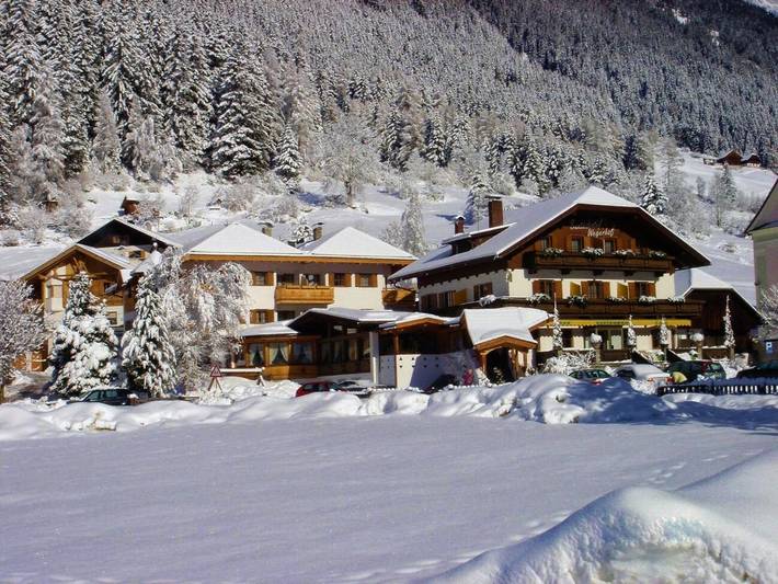 Hôtel pour 2 personnes, avec piscine et vue ainsi que terrasse et sauna, animaux acceptés dans Anterselva Di Mezzo