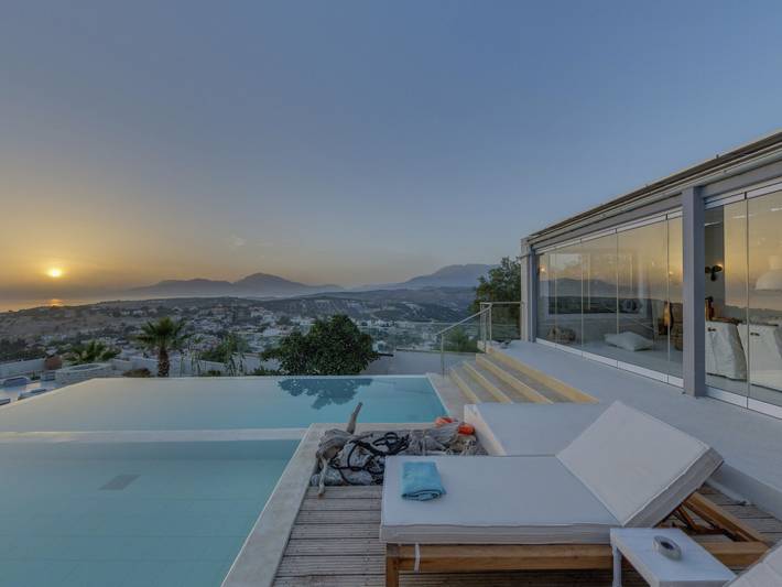 Ferienhaus für 8 Personen, mit Balkon und Garten in Pitsidia