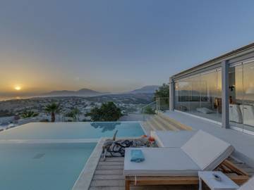 Ferienhaus für 7 Personen, mit Garten und Balkon in Pitsidia