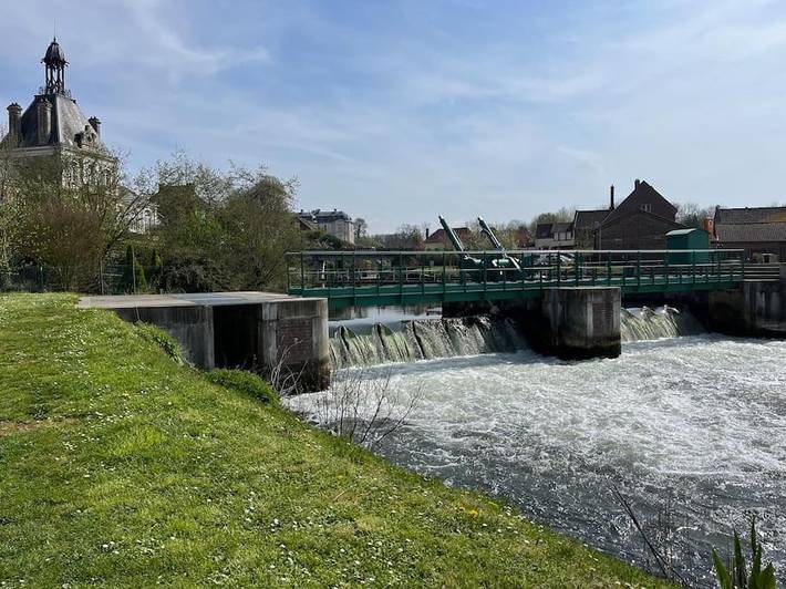 Location de vacances pour 6 personnes, avec vue sur le lac ainsi que jardin et vue, animaux acceptés dans Long - 2