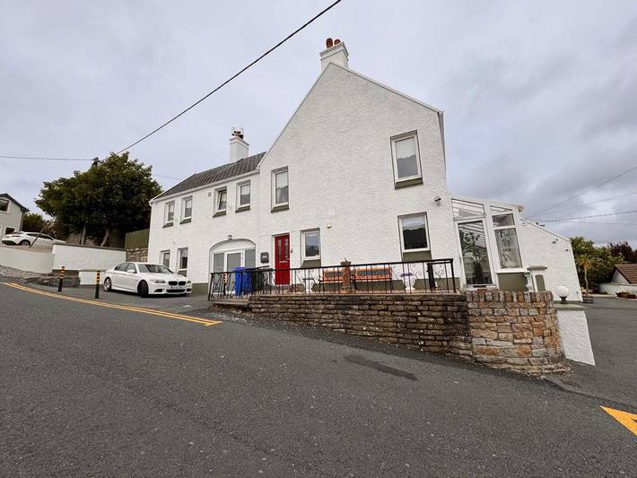 Gîte pour 2 personnes, avec terrasse et vue dans Dunglow - 2