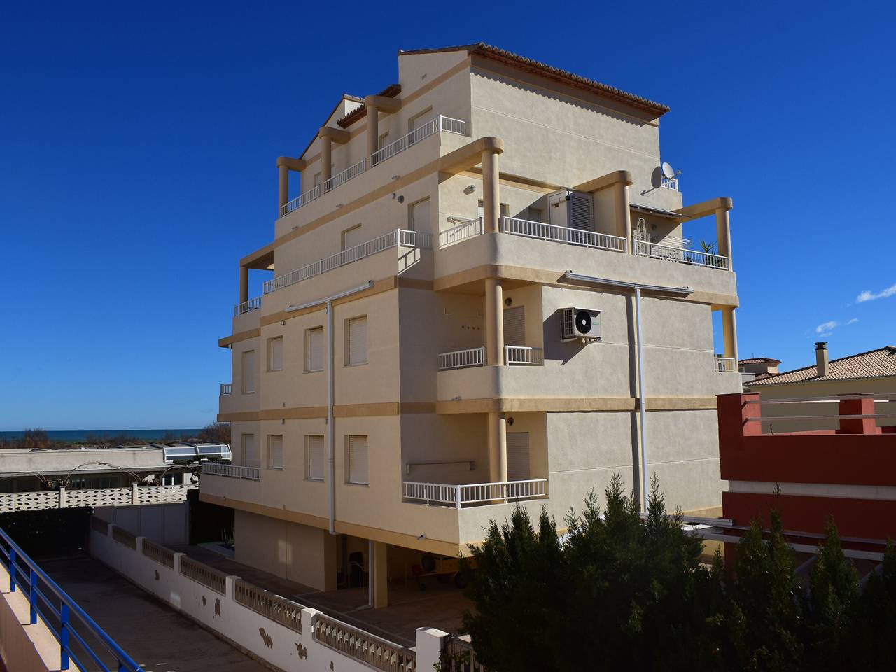 Apartamento entero, Casa familiar en Oliva con piscina compartida cerca de la playa, ideal para 7 personas in Oliva, Costa de Valencia
