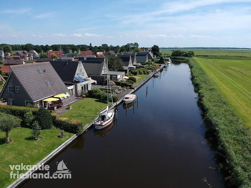 Vakantiefriesland — Ferienhaus Koudum am Wasser am Rande des Dorfes in Ijsselmeer