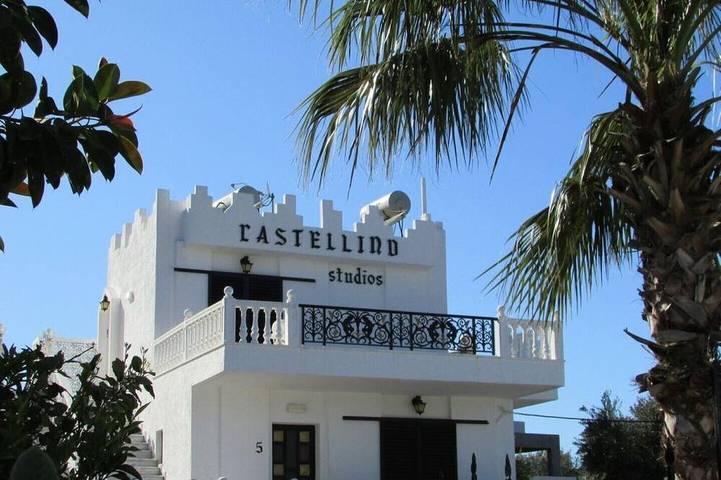 Apartment for 2 people, with balcony and pool as well as garden in Faliraki