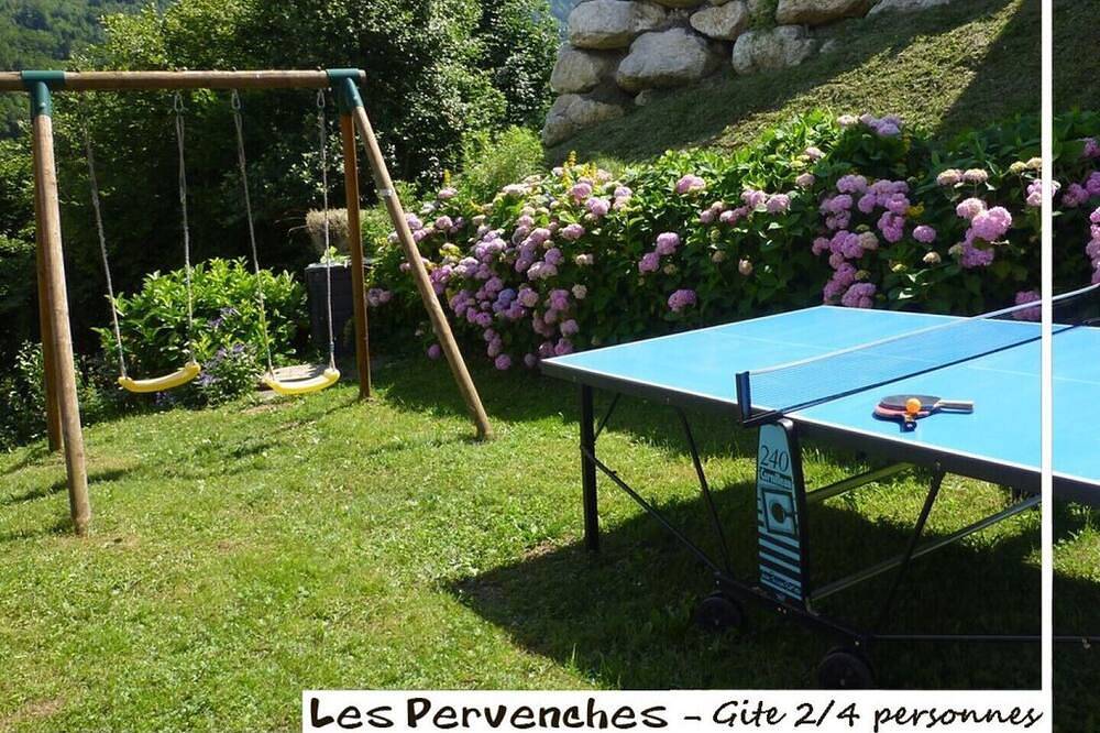 Entire apartment, Les Pervenches, Gite Les Pervenches 2/4 people in Les Villards-sur-Thônes, Annecy region