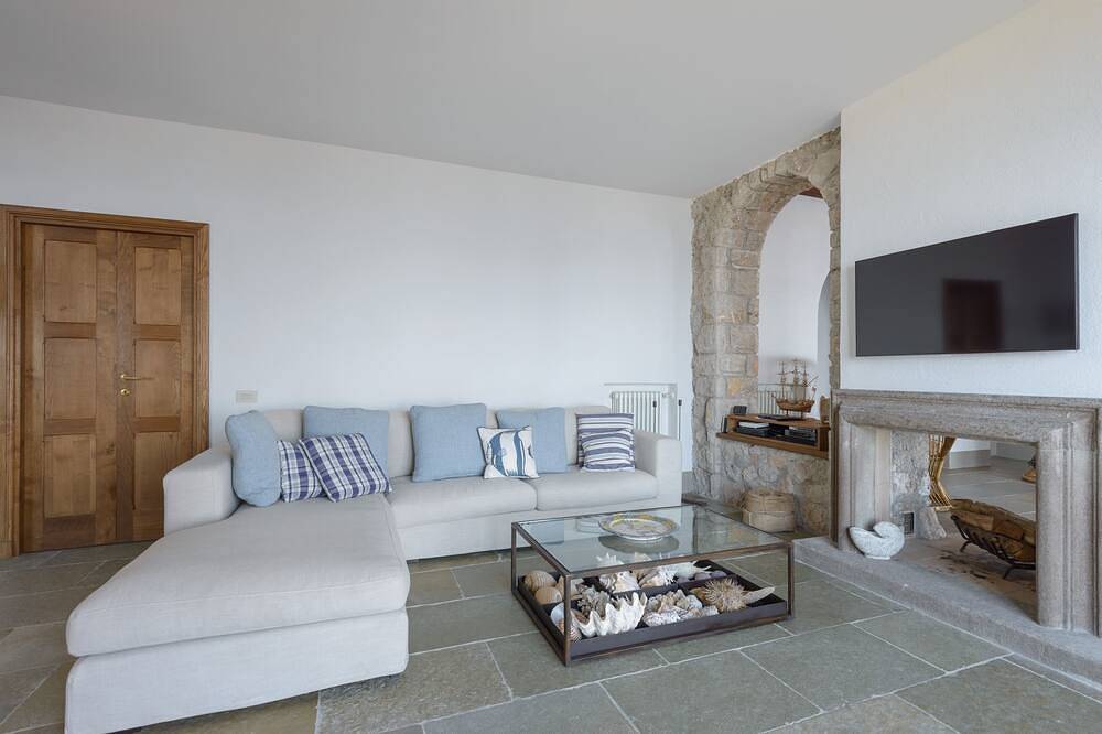 Luxuriöse Whit Pool Villa - Porto Santo Stefano in Porto Santo Stefano, Monte Argentario