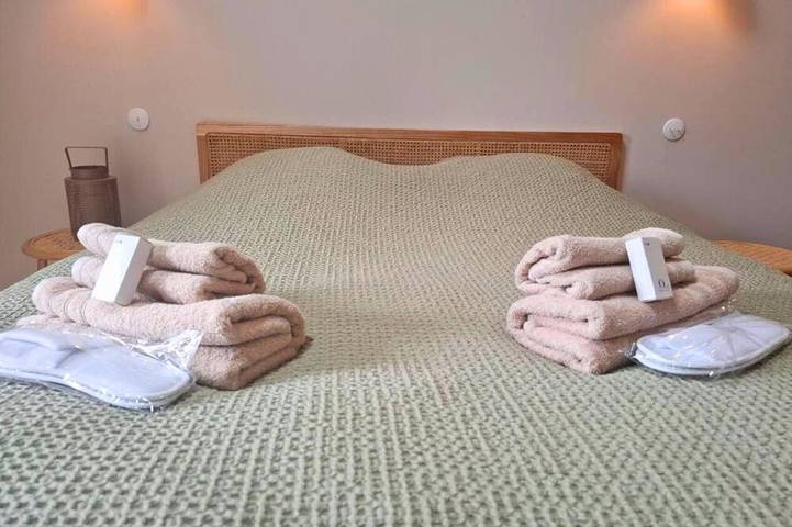 Location de vacances pour 14 personnes, avec jardin à Plouzélambre - 3