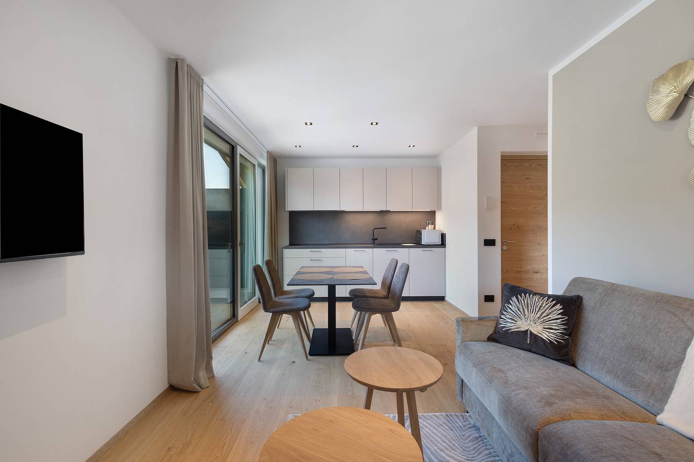 Apartamento entero, Apartamento "Hofer Heidi" con vistas a la montaña, Wi-Fi, balcón y jardín in Lago Braies, Niederdorf