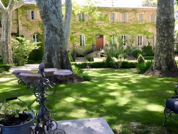 Chambre d’hôte pour 3 personnes, avec jardin et piscine à Gémenos