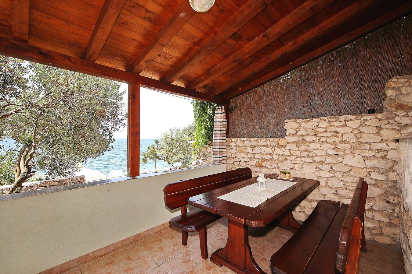 2-Zimmer-Haus am Strand Bucht Donje More, Pasman in Tkon, Pasman