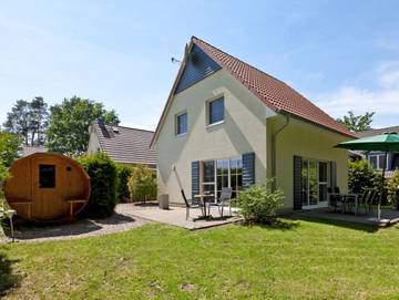 Ferienhaus für 6 Personen, mit Terrasse und Sauna sowie Garten in Göhren-Lebbin