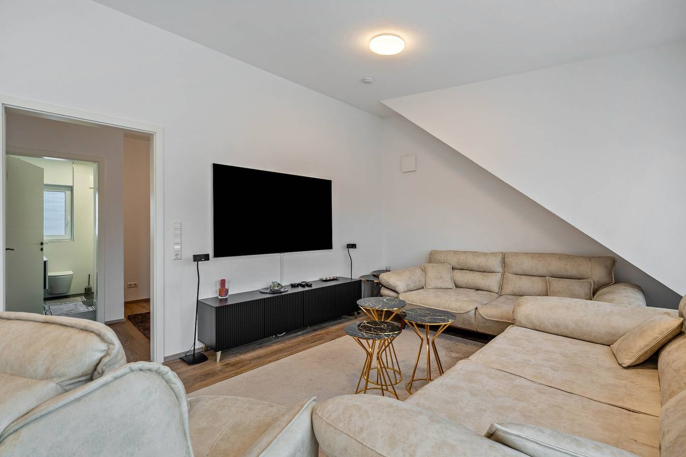 Ganze Wohnung, 'City Villa Bad Dürrheim - Penthouse' mit Balkon und Wlan in Bad Dürrheim, Mittlerer Schwarzwald