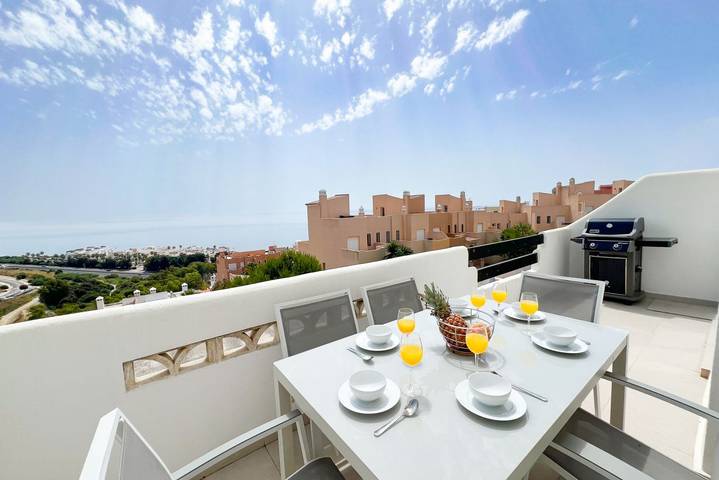 Finca für 6 Personen, mit Meerblick und Pool sowie Balkon/Terrasse in Casares