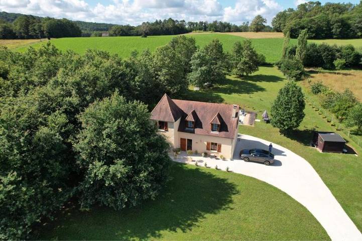 Location de vacances pour 8 personnes, avec Terrasse et Jardin ainsi que Piscine et Vue à Valojoulx - 3