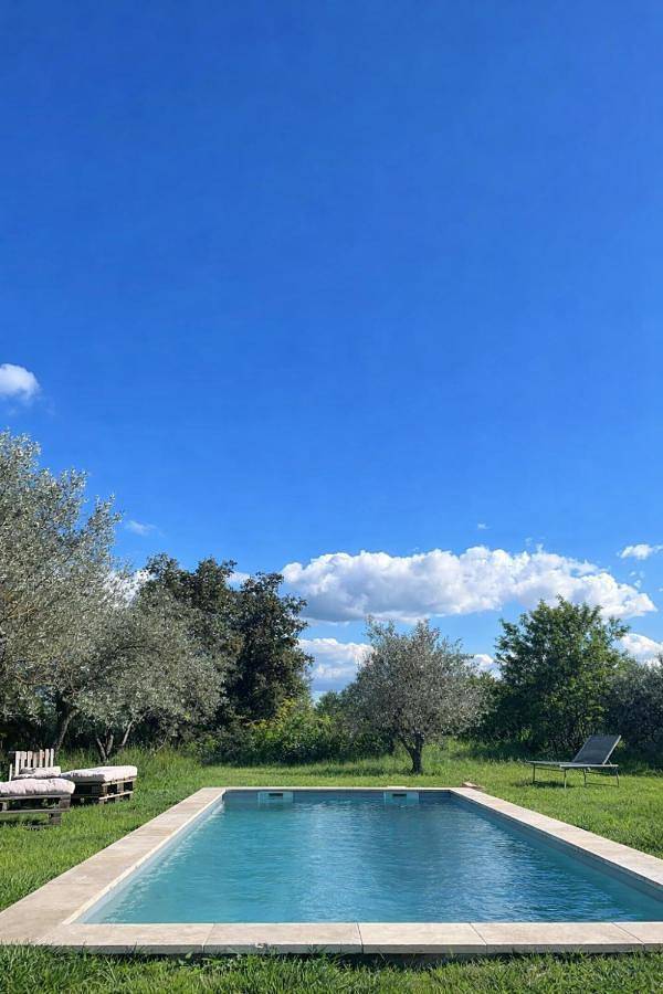 Location de vacances pour 8 personnes, avec jacuzzi ainsi que piscine et terrasse à La Verdière - 2