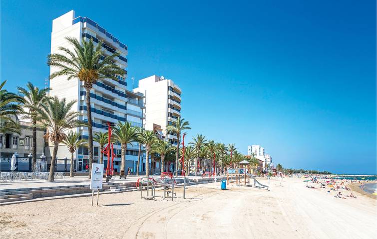 Ganze Ferienwohnung, Apartment mit Strandblick, AC und Kabel-TV in Vinaròs, Costa del Azahar