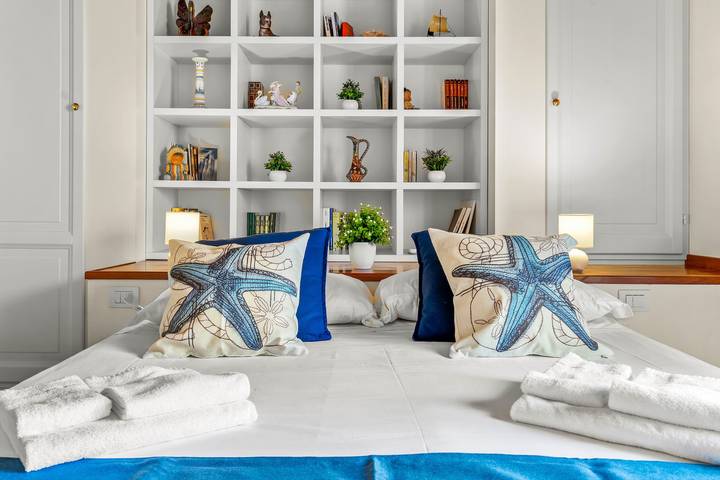 Holiday Home "Sweet Dream House" with Private Terrace & Wi-Fi in Carloforte, Sulcis Iglesiente